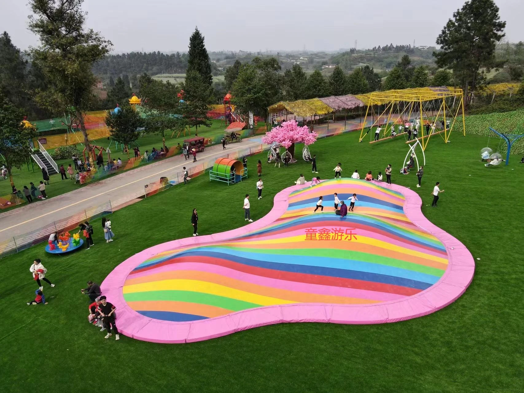 彩色三球蹦蹦云.jpg 彩色三球蹦蹦云.jpg